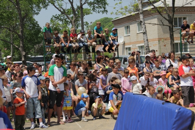 Дети Партизанского района отмечали свой праздник с цирком